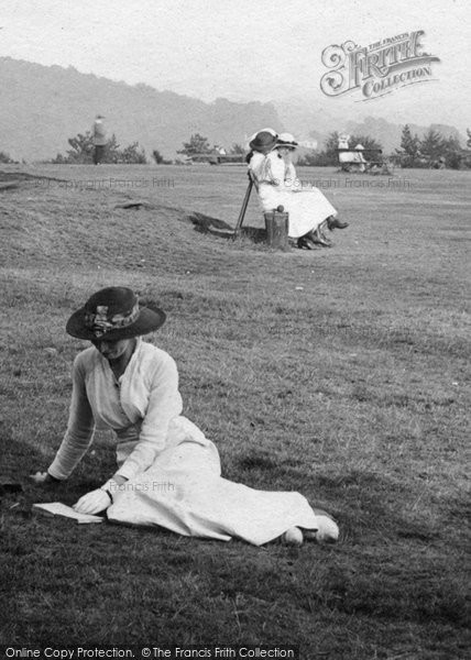 Photo of Redhill, Ladies On The Common 1915