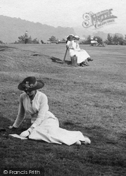 Ladies On The Common 1915, Redhill