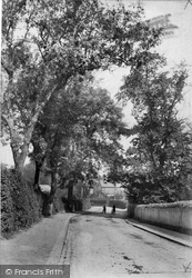 Redstone Hill 1906, Redhill