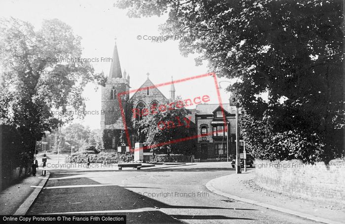 Photo of Redhill, Shaw's Corner c.1950