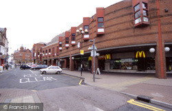 Station Road East 2004, Redhill