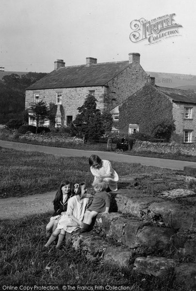 Photo of Redmire, Children in the Village 1929