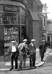Men On Fore Street 1930, Redruth