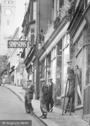 Working Men In Fore Street c.1955, Redruth