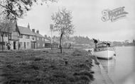 Casting Off c.1931, Reedham