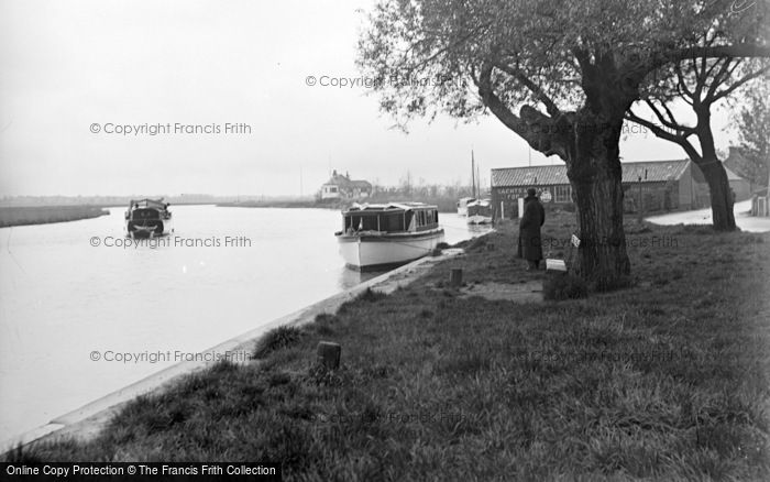 Photo of Reedham, Riverside c.1931