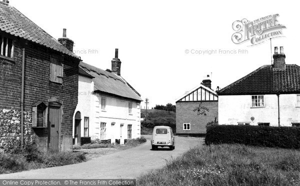 Photo of Reedham, Ship Hotel c.1955