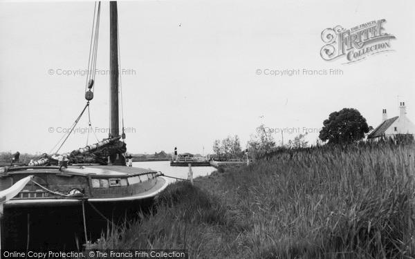 Photo of Reedham, The Albion c.1955