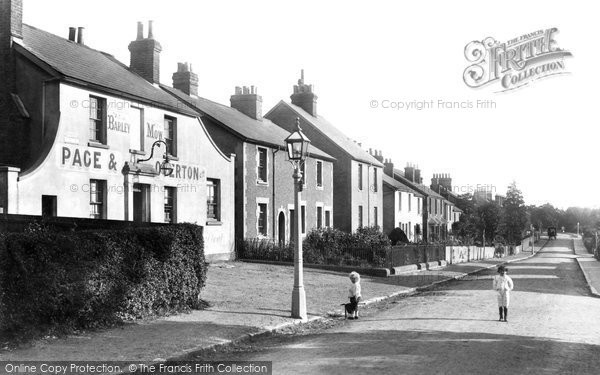 Photo of Reigate, Barley Mow, Eastnor Road, South Park 1908