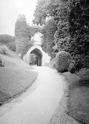 Castle c.1937, Reigate