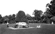 Reigate, Castle Grounds 1915