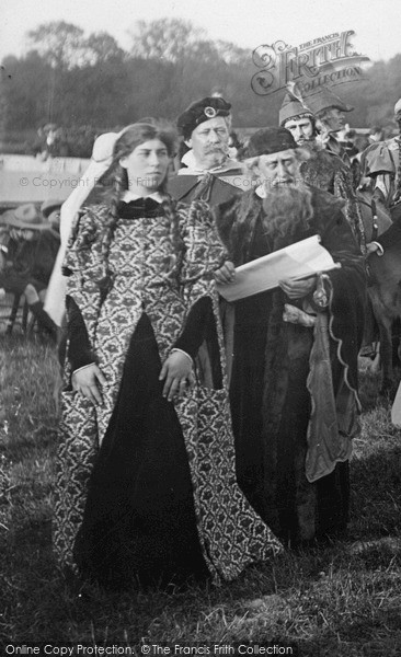 Photo of Reigate, Couple In The Pageant 1913