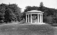 Hill, Queens Park, The Drinking Fountain 1910, Reigate