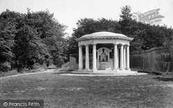 Hill, Queens Park, The Drinking Fountain 1910, Reigate