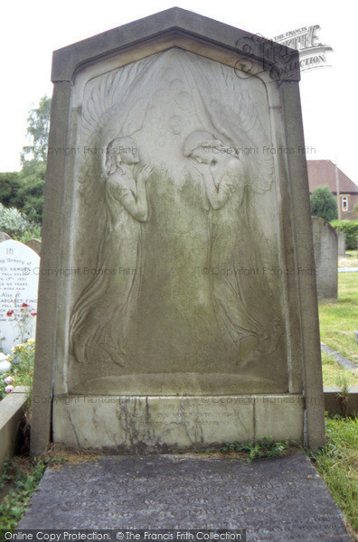 Photo of Reigate, John Linnell's Tombstone 2004