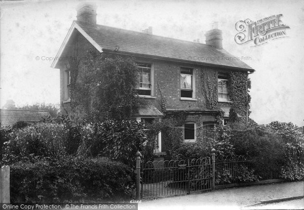 Photo of Reigate, Rest Cottage, South Park 1908