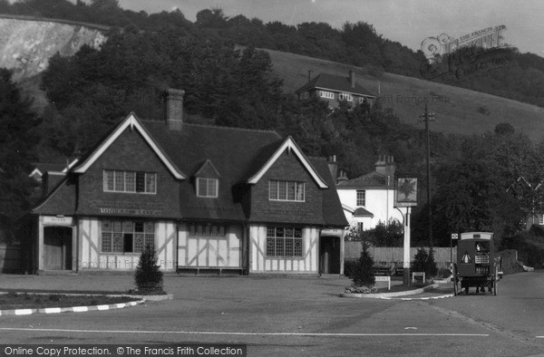 Photo of Reigate, The Yew Tree Hotel  c.1935