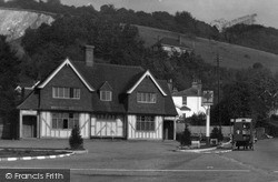 The Yew Tree Hotel  c.1935, Reigate
