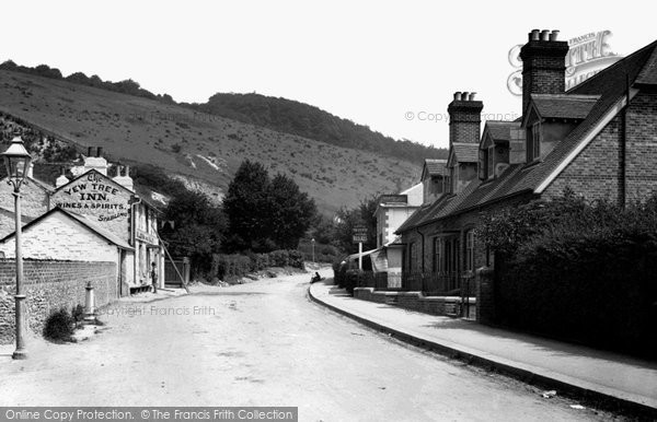 Photo of Reigate, The Yew Tree Inn 1890