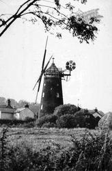 Wray Common Windmill c.1955, Reigate