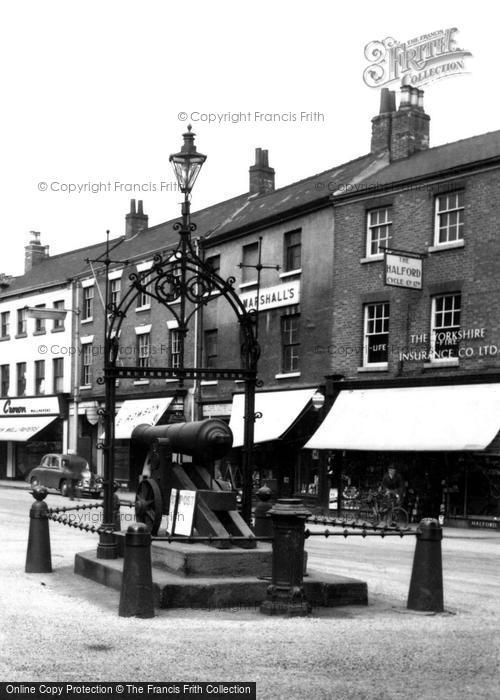 Photo of Retford, Cannon Square c.1955