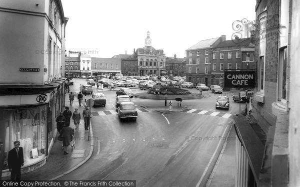 Photo of Retford, Market Square c.1965