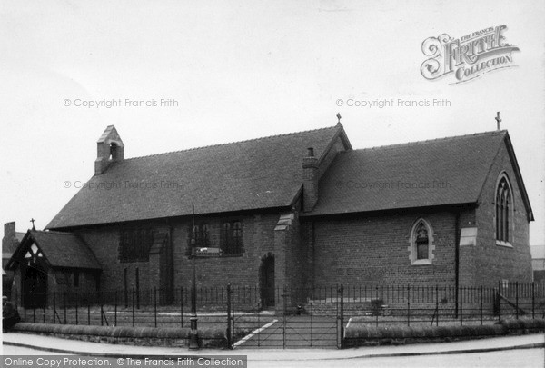 Photo of Rhosllanerchrugog, St David's Church c.1955