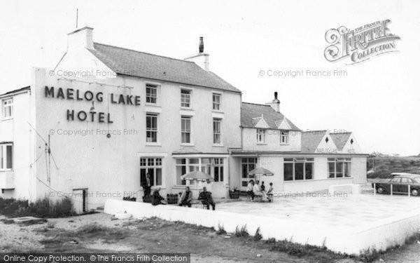 Photo of Rhosneigr, Maelog Lake Hotel c.1965