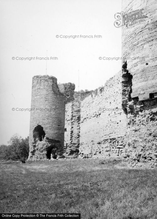 Photo of Rhuddlan, Castle Walls 1952