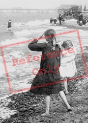 Girls On The Beach 1913, Rhyl