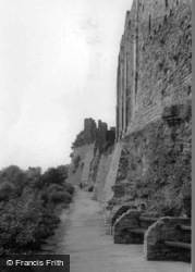 Castle Walk c.1960, Richmond