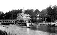 Messum's Boatyard 1899, Richmond
