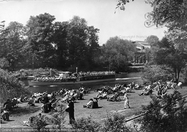 Photo of Richmond, Riverside Gardens c.1950
