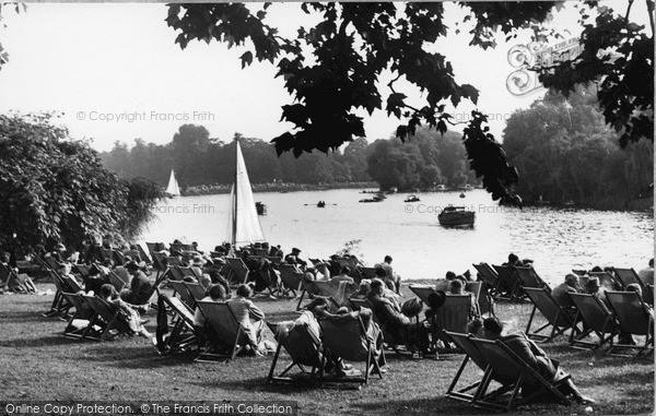 Photo of Richmond, Riverside Scene c.1947