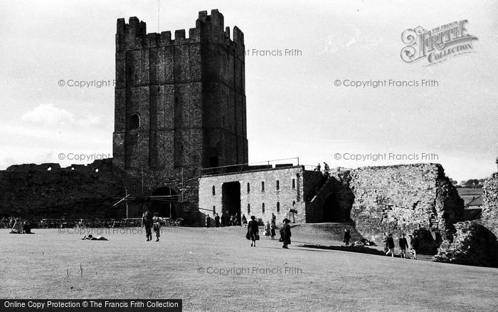 Photo of Richmond, The Castle 1952