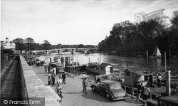 The Thames c.1955, Richmond