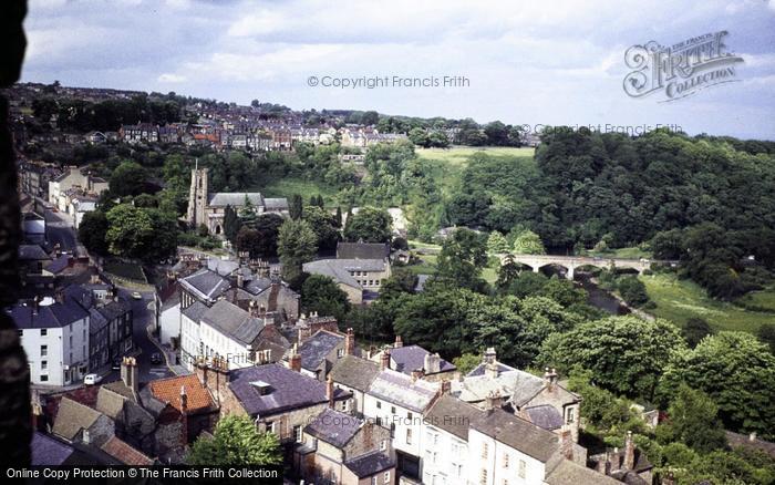 Photo of Richmond, Town And St Mary's Church c.1985