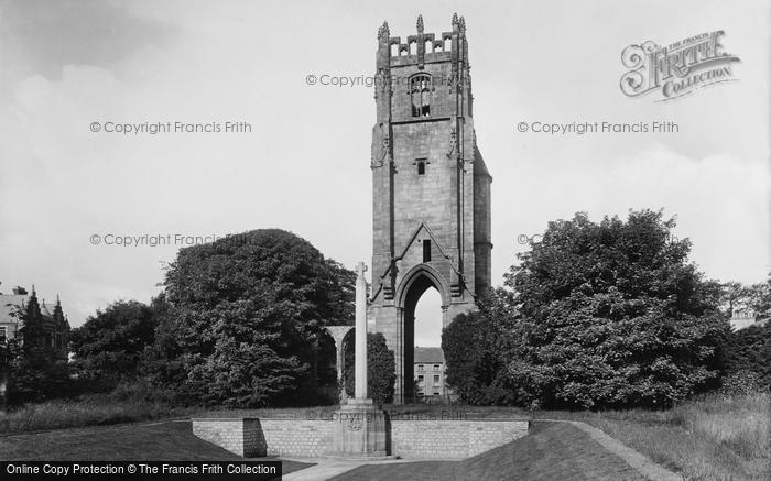 Photo of Richmond, War Memorial And Grey Friars Tower 1923