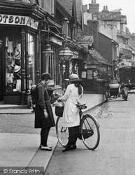 Girls In The High Street 1921, Rickmansworth