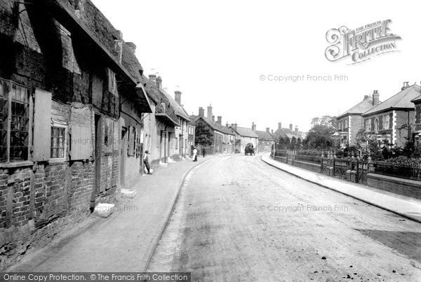 Photo of Ringwood, Christchurch Street 1900