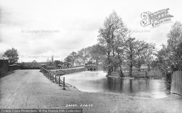 Photo of Ringwood, The Fish Inn And Bridge 1890