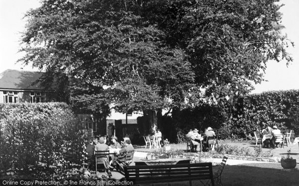 Photo of Ringwood, The Kettle Tea Gardens, Picket Post c.1950