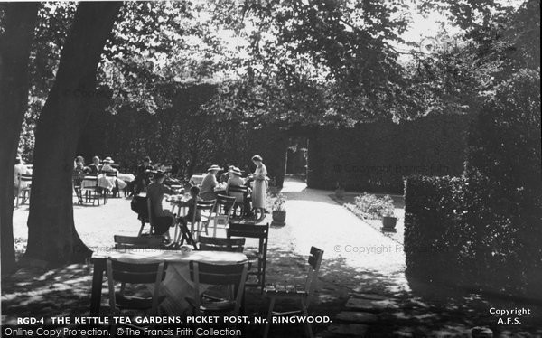 Photo of Ringwood, The Kettle Tea House, Picket Post c.1950