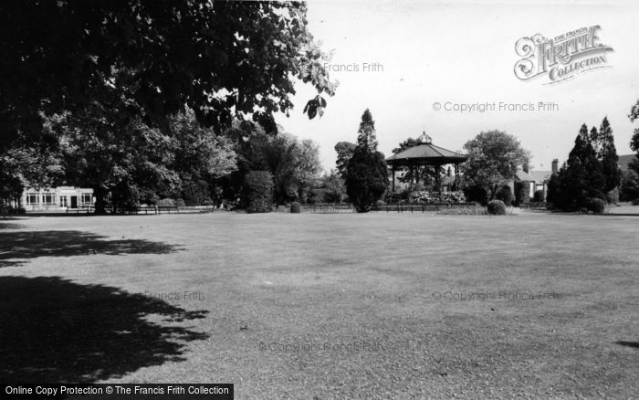 Photo of Ripon, Spa Gardens c.1960