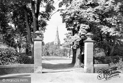 Spa Park Gardens And Holy Trinity Church c.1950, Ripon