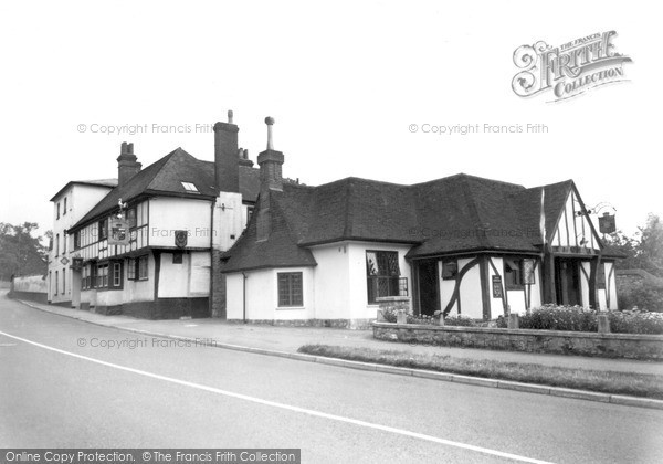 Photo of Riverhead, Amherst Arms Hotel c.1955