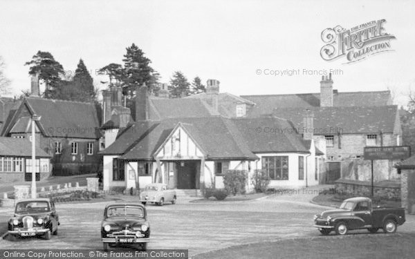 Photo of Riverhead, Amhurst Arms Hotel c.1955