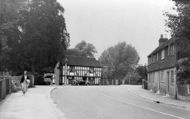 The Bullfinch, London Road c.1955, Riverhead