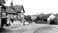 The New Inn c.1965, Road Weedon