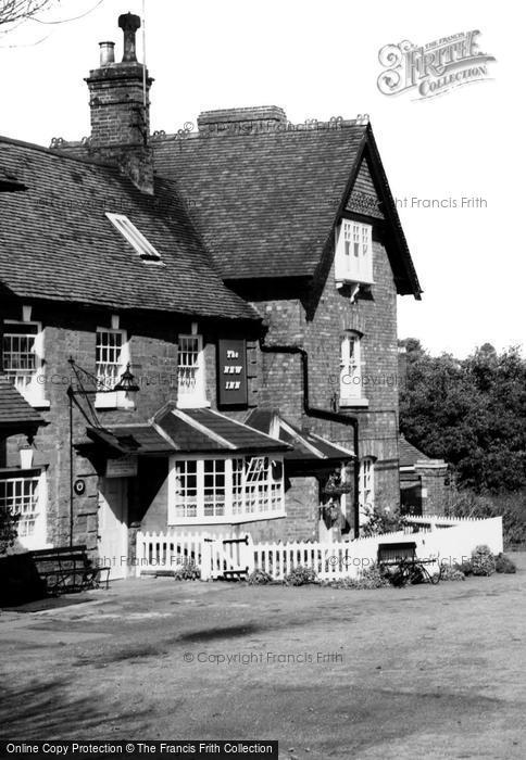 Photo of Road Weedon, The New Inn c.1965